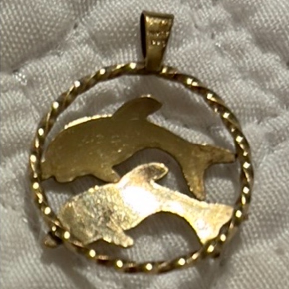 Vintage 14kt Gold Dolphin Pendant - Picture 6 of 6